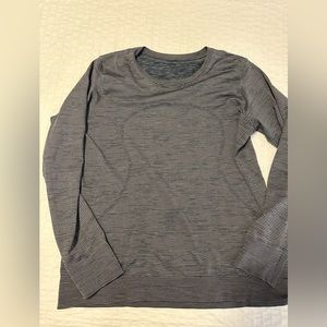 Swiftly Tech Long Sleeve Relaxed Fit
